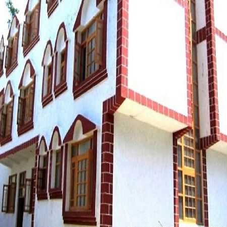 Hotel Grand City Heart Srinagar  Bagian luar foto