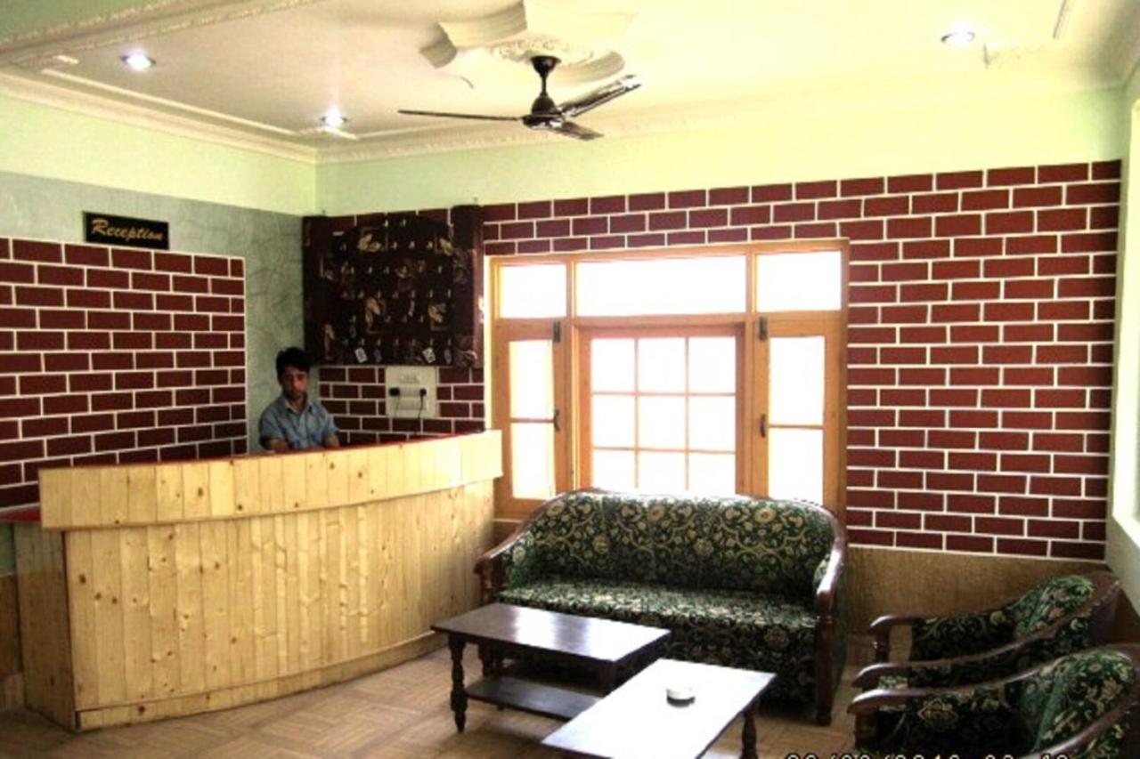 Hotel Grand City Heart Srinagar  Bagian luar foto
