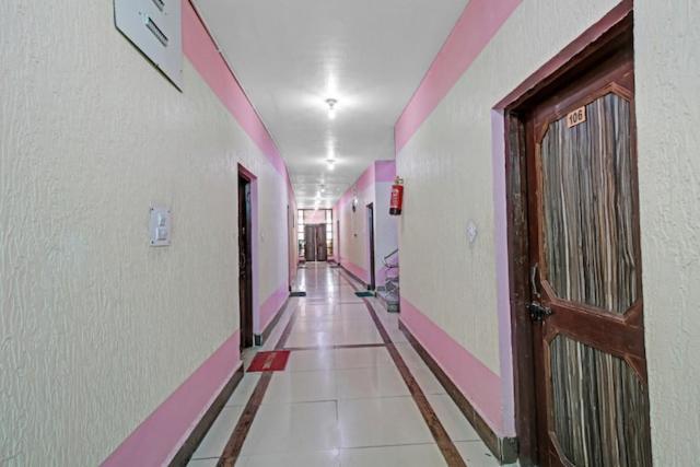 Hotel Grand City Heart Srinagar  Bagian luar foto