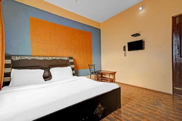 Hotel Grand City Heart Srinagar  Bagian luar foto