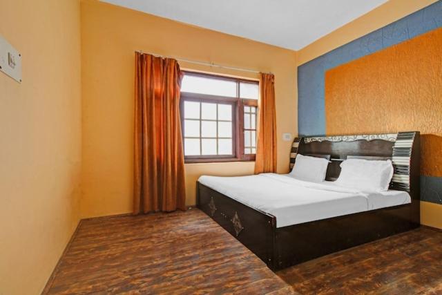 Hotel Grand City Heart Srinagar  Bagian luar foto