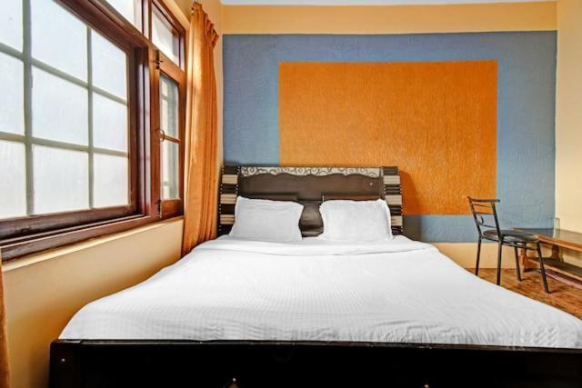 Hotel Grand City Heart Srinagar  Bagian luar foto